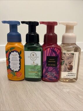 Bath & Body Works (NWT) Foaming Hand Soap Set of 4 #3—Various Scents